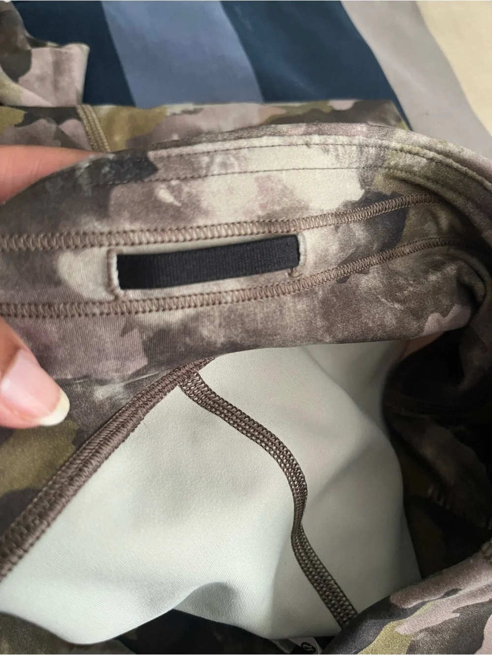 🍋🦄LIKE NEW Lululemon Heritage Camo Wash Juniper Green Power Thru HR Tight - Sz 8